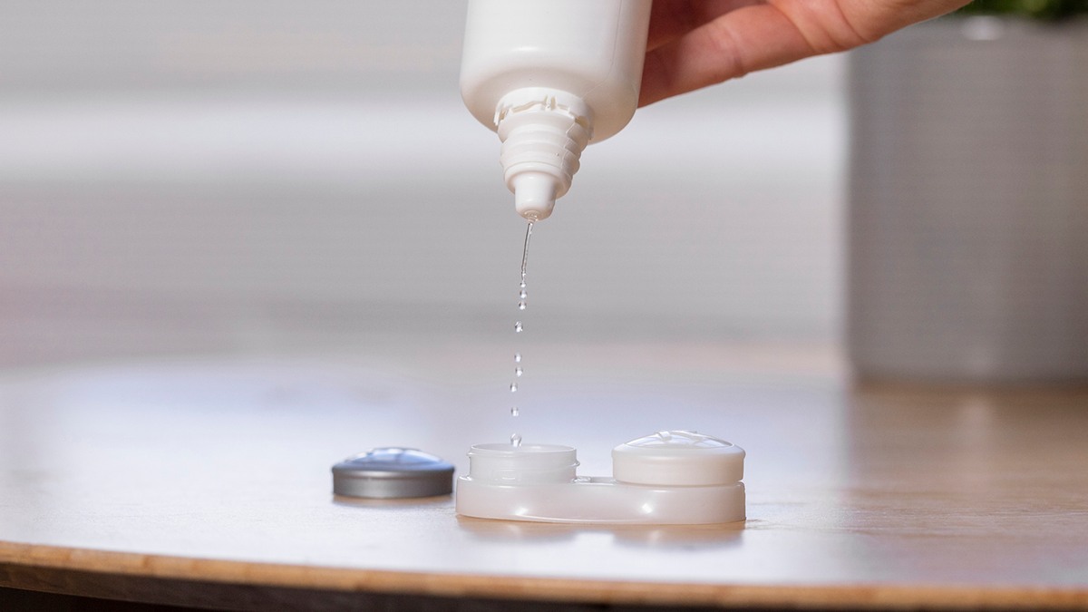 Contact solution and case
