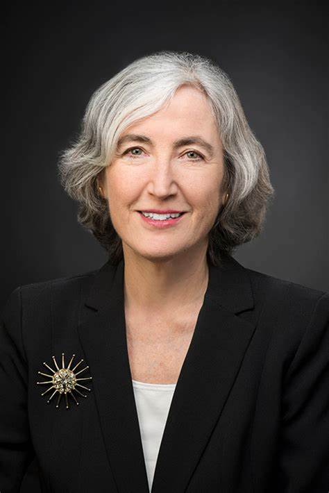 Headshot of Anne Schuchat