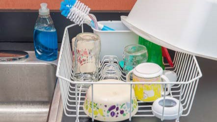 clean-feeding-items-5b Drying rack with items placed upside down.