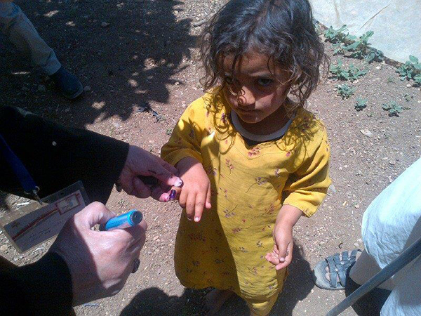 phapproach02 Child receiving polio vaccination
