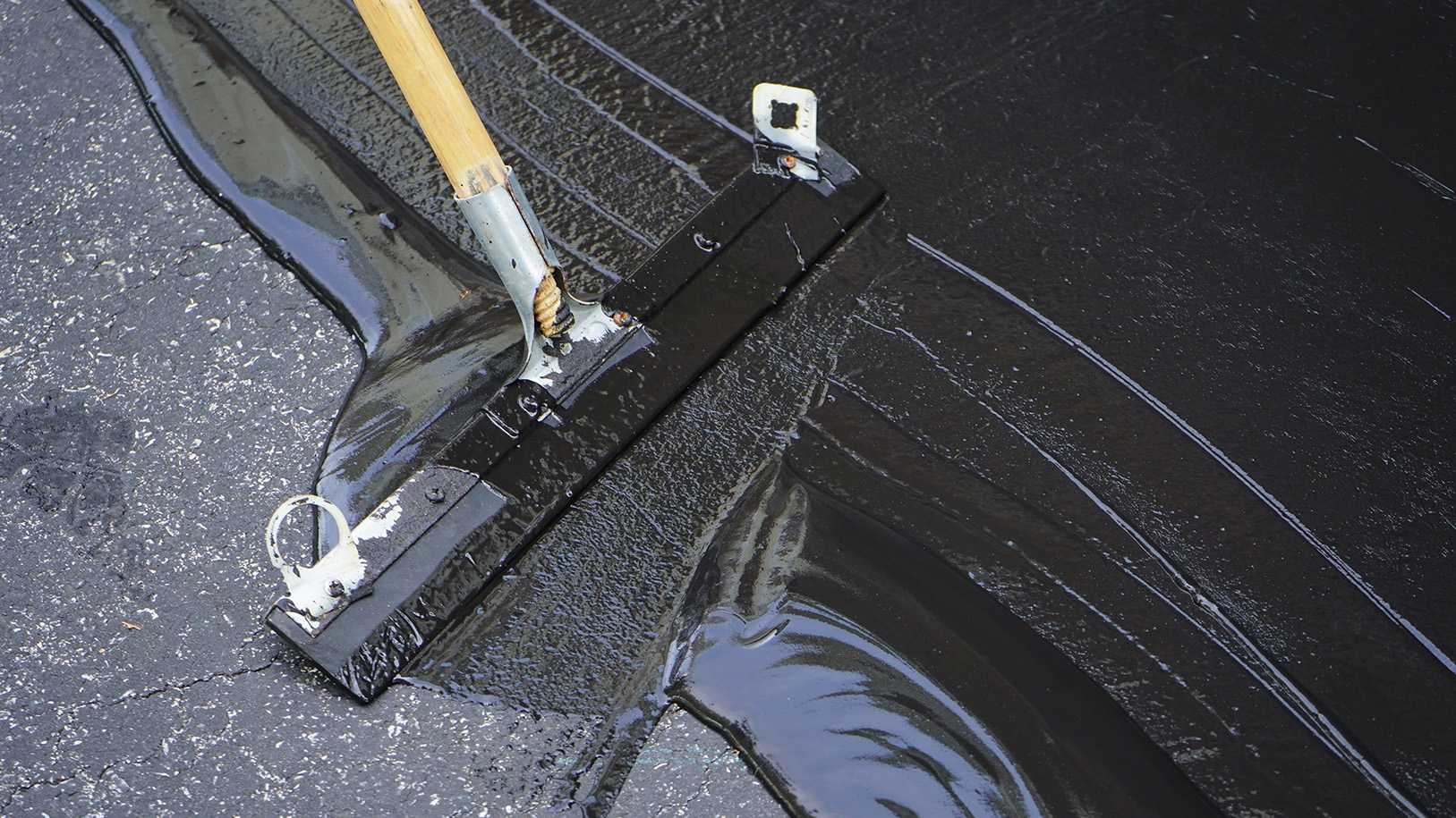sealing asphalt application
