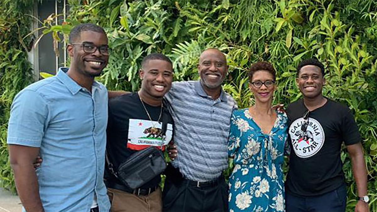 Shant&aacute; and her family. From left, Ryan, Khari, Derek, Shant&aacute;, and Mikaili.